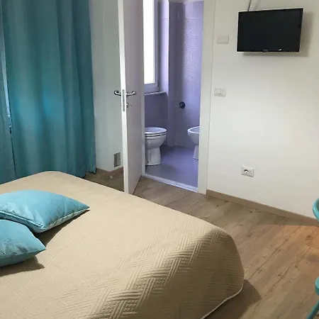 Via Colombo Affittacamere 3*