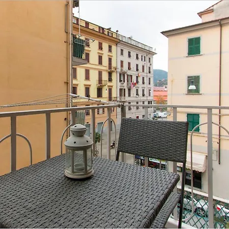 Via Colombo 3* La Spezia