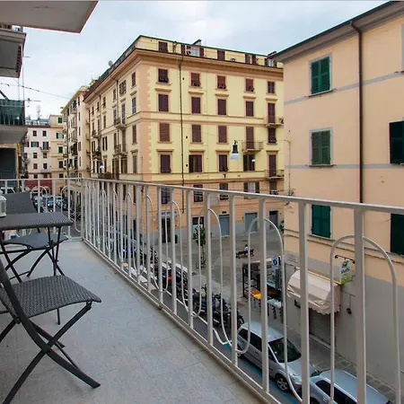 Via Colombo 3* La Spezia