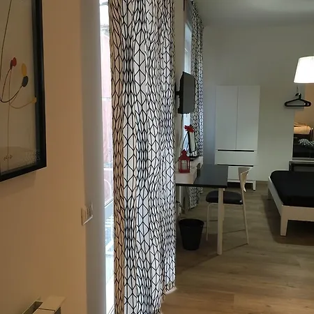 Via Colombo 3* La Spezia