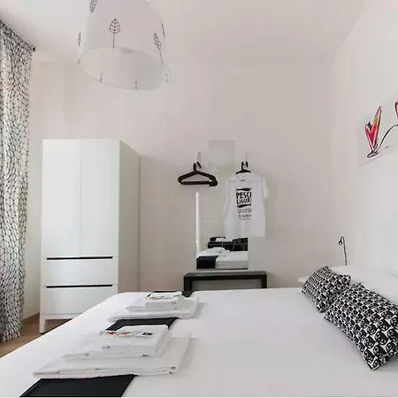 Via Colombo 3* La Spezia